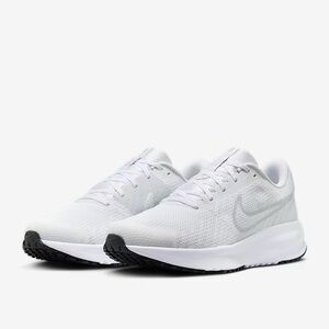 Nike Men's White and Black Athletic Shoes